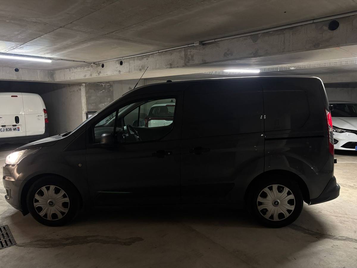 Ford Transit Connect — photo réelle 2