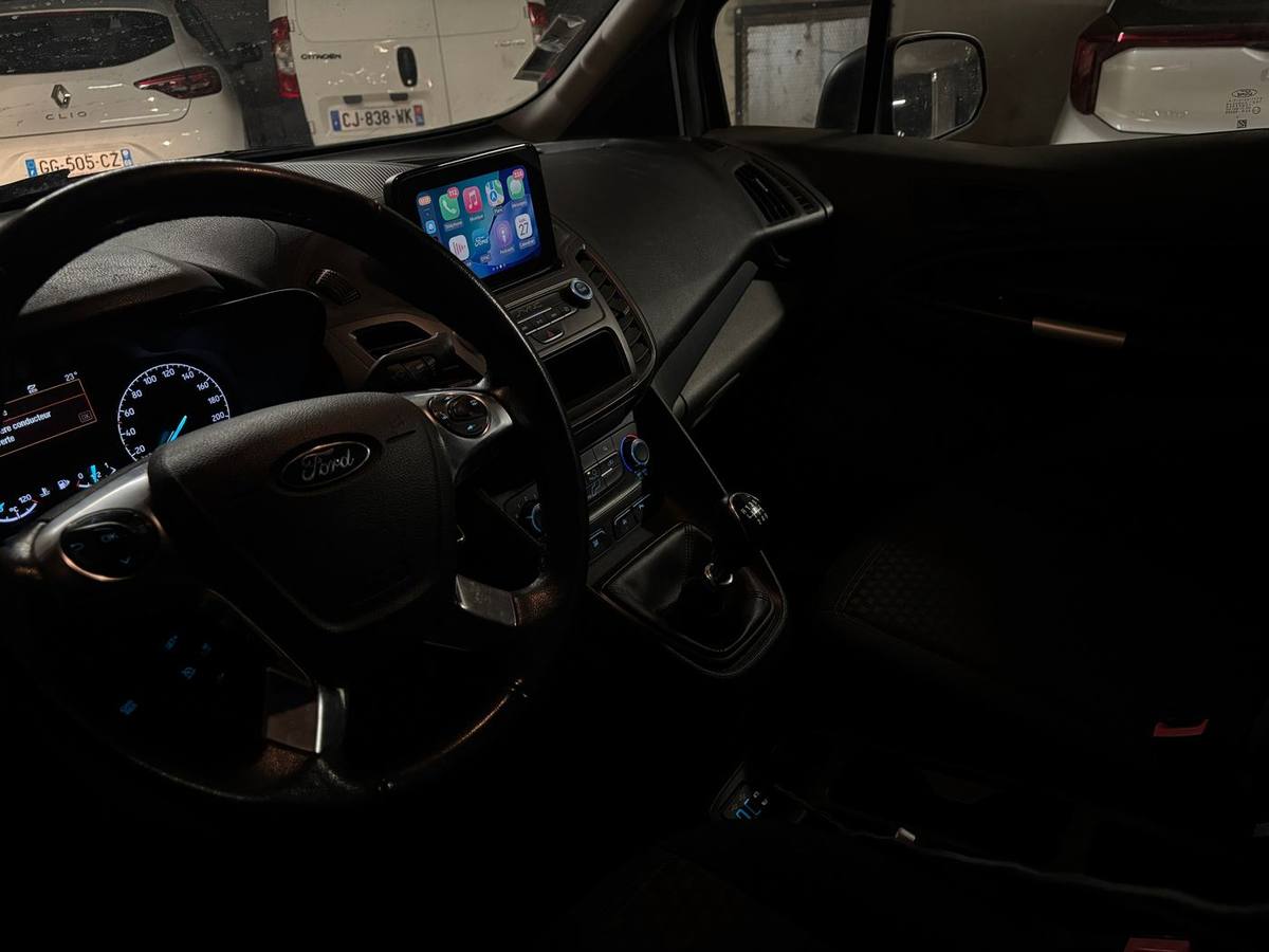 Ford Transit Connect — photo réelle 8