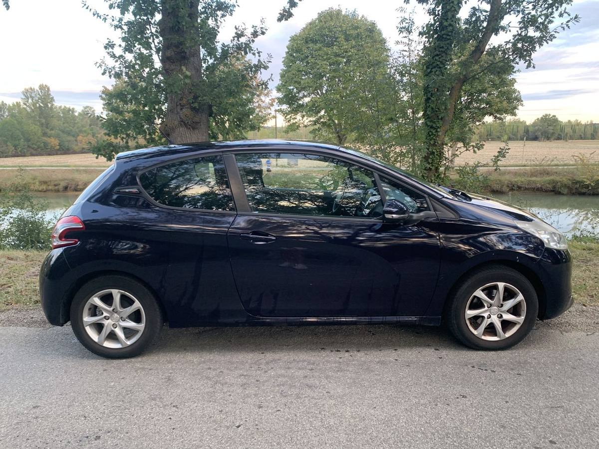 Peugeot 208 — photo réelle 2