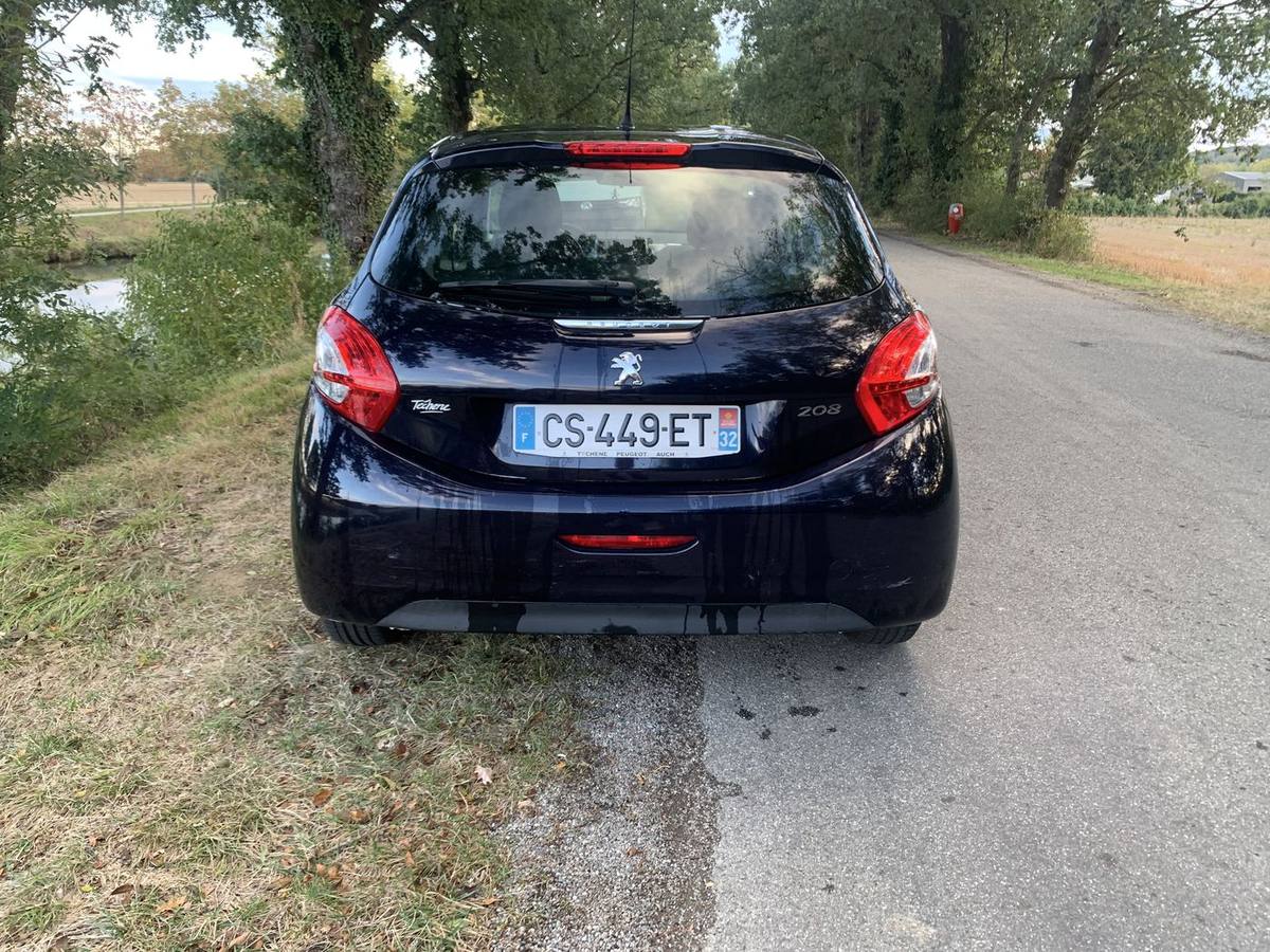 Peugeot 208 — photo réelle 3