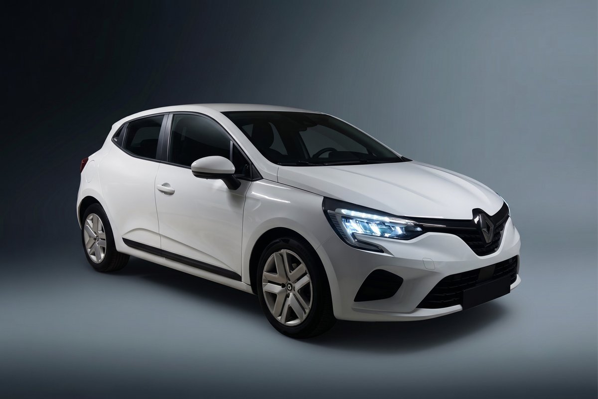 Location Renault Clio V — RentSmart Paris / Saint-Ouen