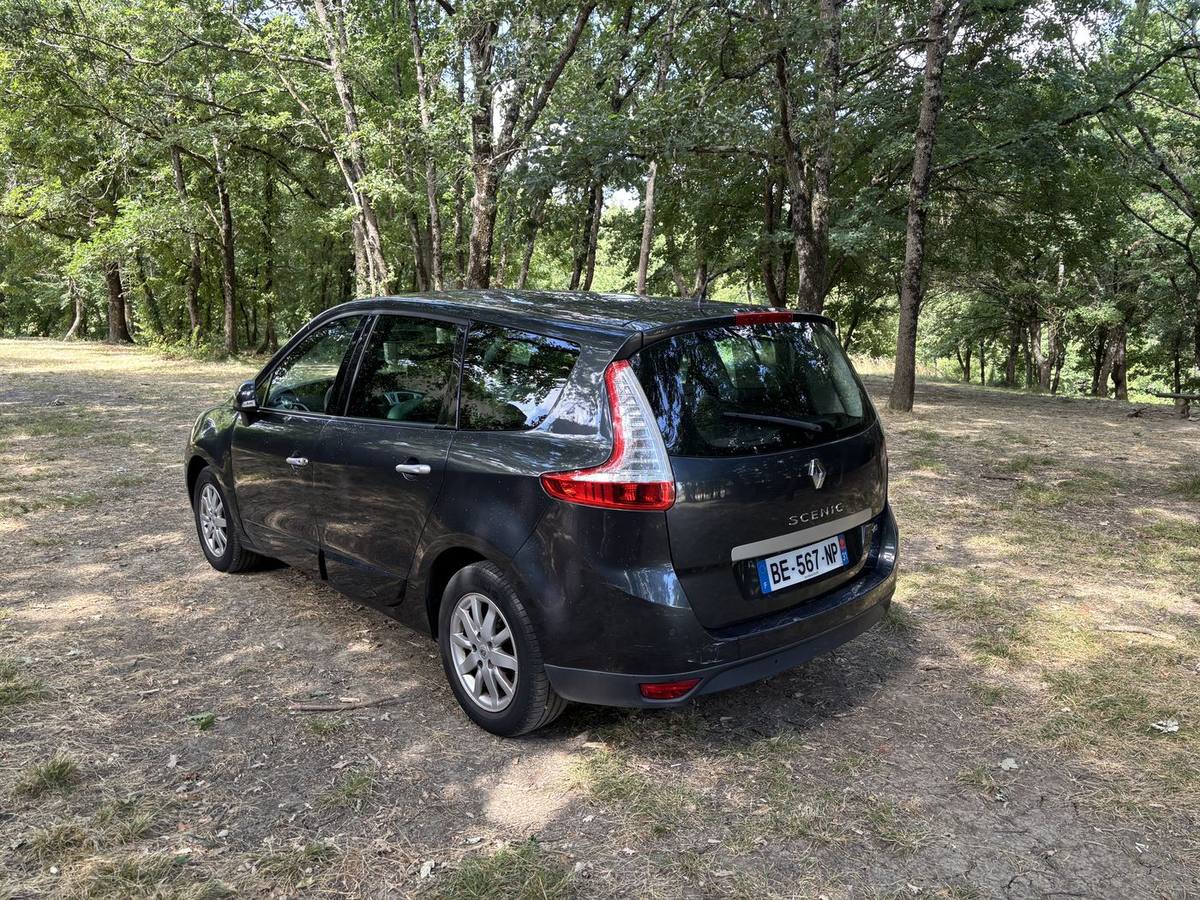 Renault Grand Scénic — photo réelle 5