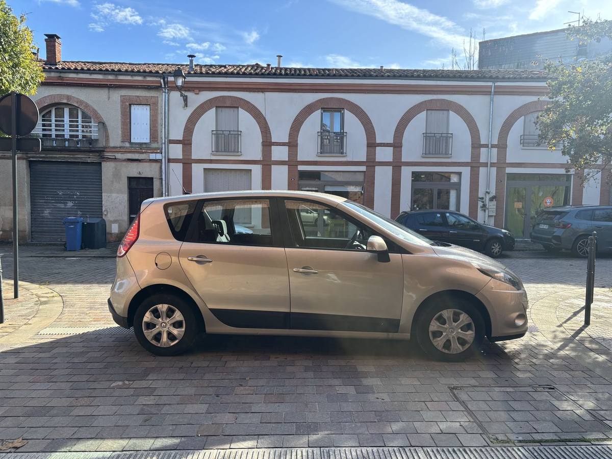 Renault Scénic — photo réelle 3