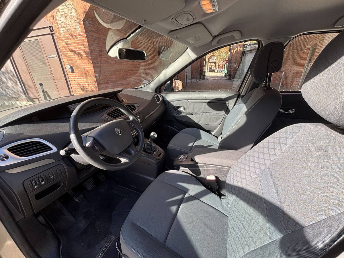 Renault Scénic — photo réelle 5